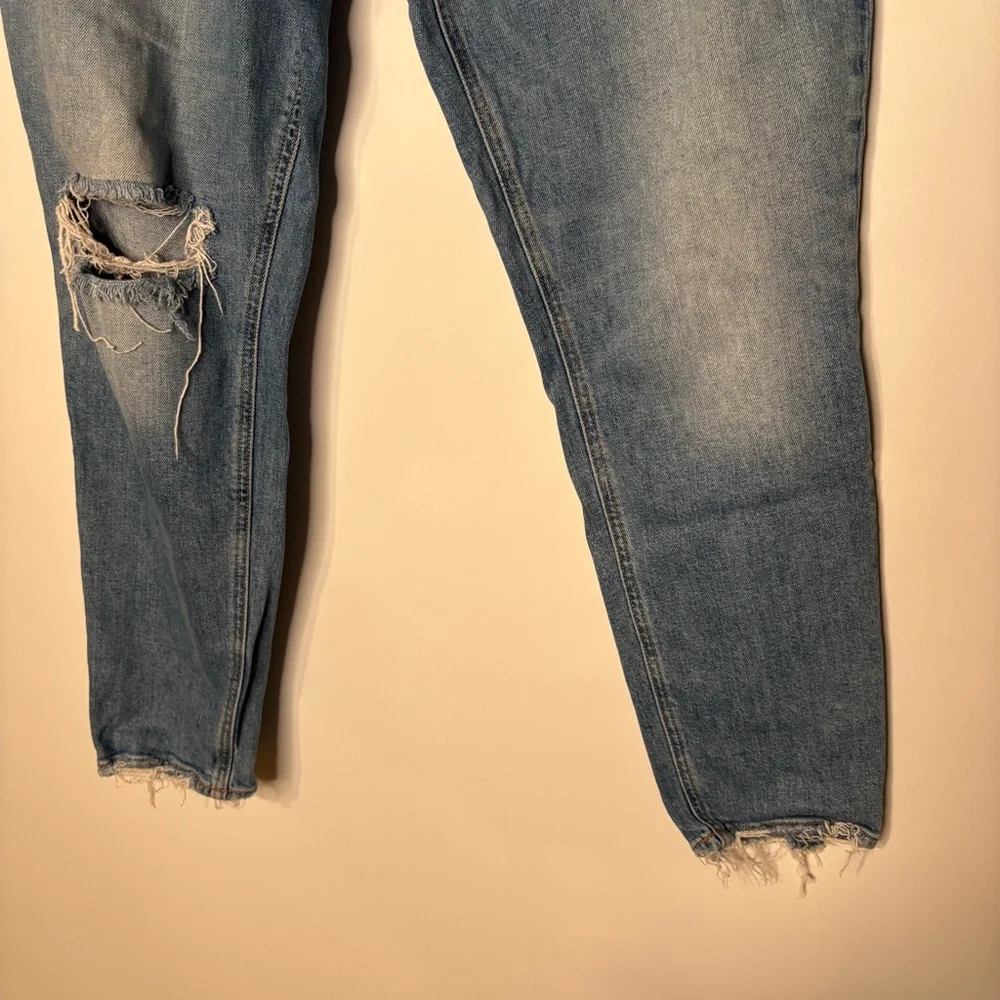 Hudson LANA BOYFRIEND Distressed Medium Light Blue Jeans Size 31